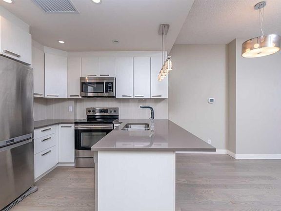 5th image of 225 W 11th Ave SE #809