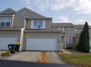 1410 Hunters Ridge Dr, Genoa City, WI 53128