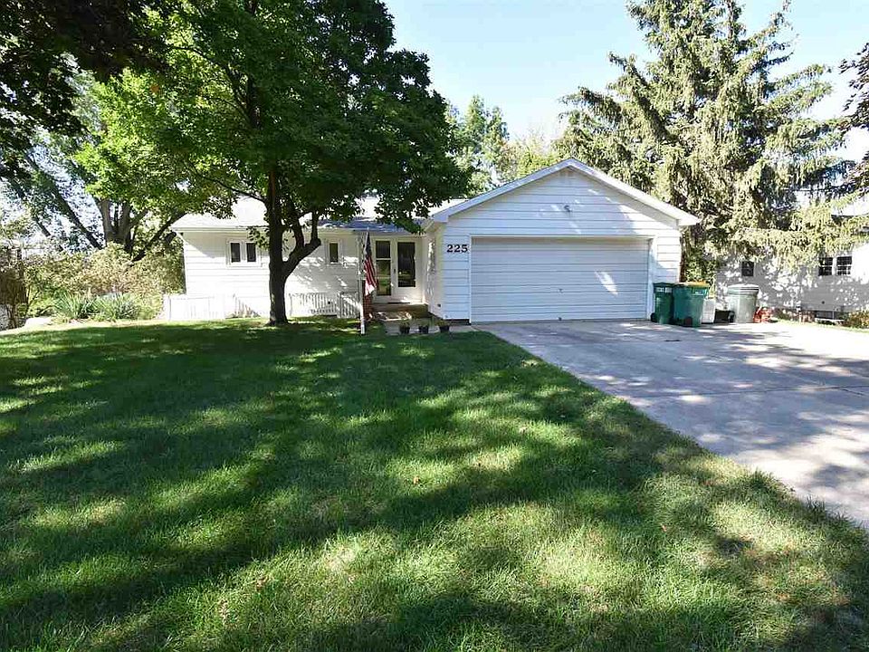 1st image of 225 Terrace Dr S #E