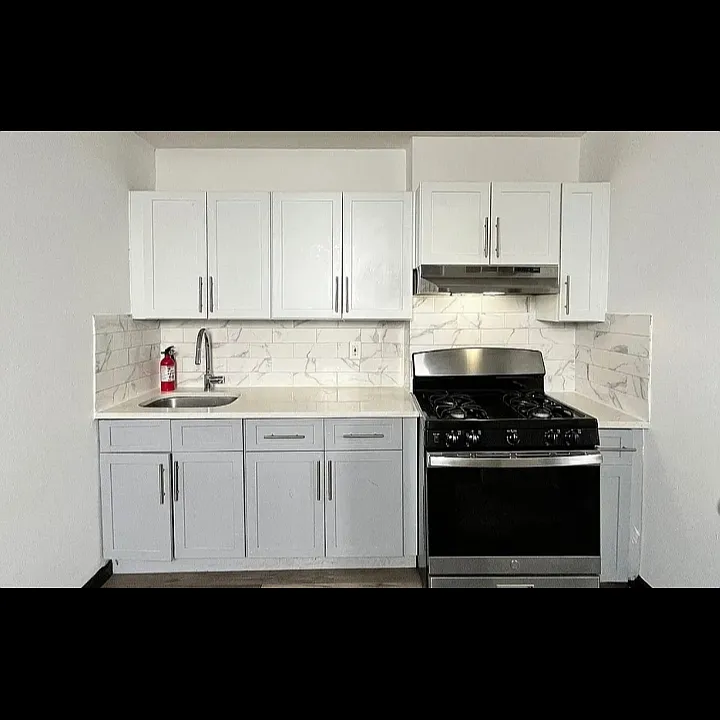 144 Clendenny Ave #3LL