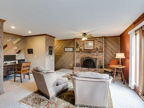 Living room w/ fireplace