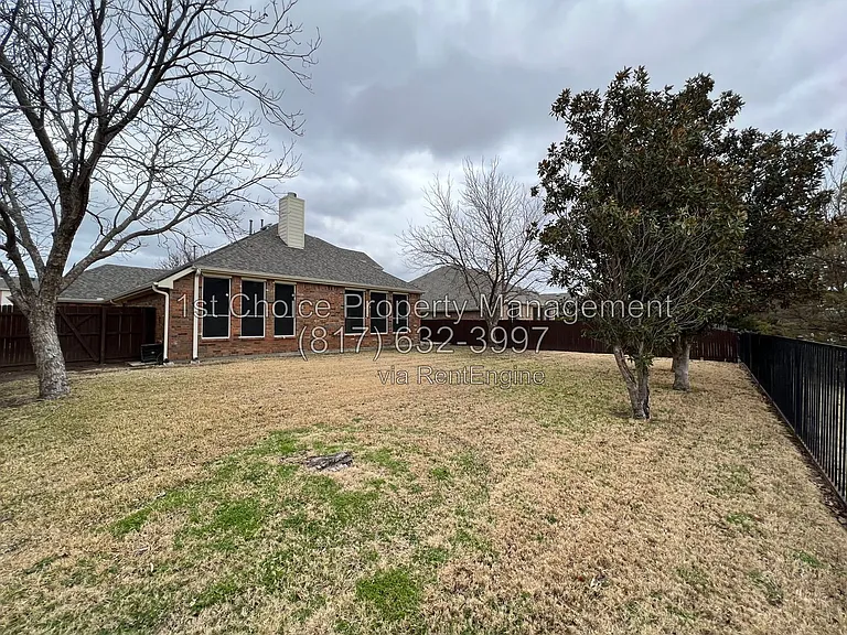 5312 Scenic Point Dr — Photo 18