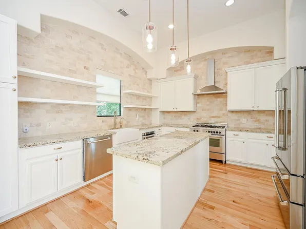 1825 W 24th St, Houston, TX 77008