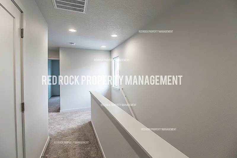 3 bed, 2.5 bath, 1490 sqft, $1,895 — Photo 2