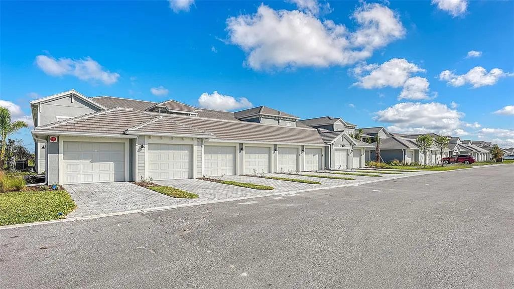 2 bed, 2.0 bath, 1569 sqft, $6,500 — Photo 1