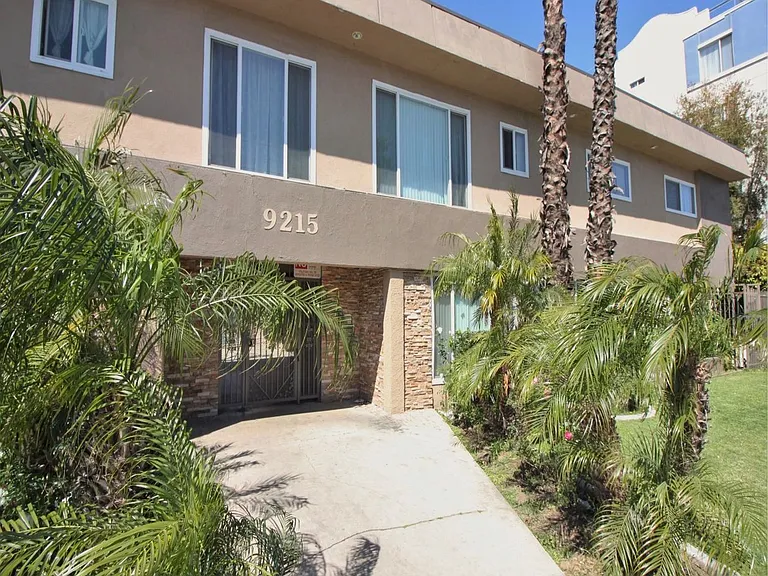 Sepulveda Apartments — Photo 19