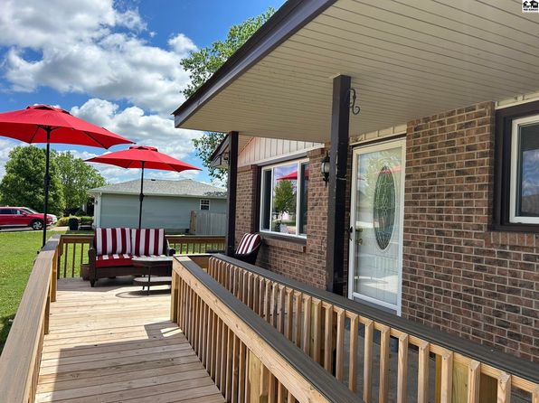 1217 E 28th Ave, Hutchinson, KS 67502