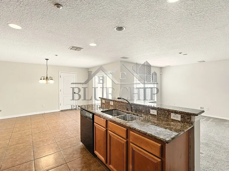 13800 Golden Russet Dr — Photo 16