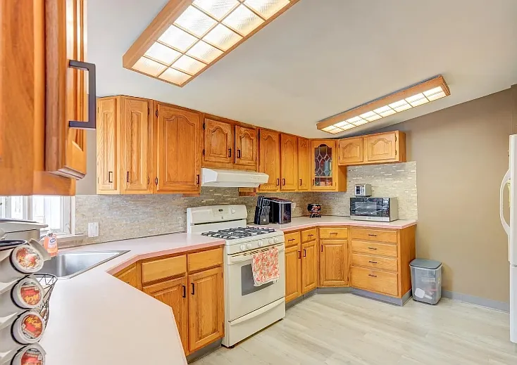 17 Farrar Ave #6 — Photo 5