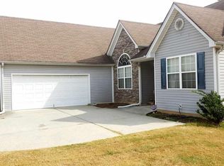 5042 Lodge Pole Dr, Flowery Branch, GA 30542
