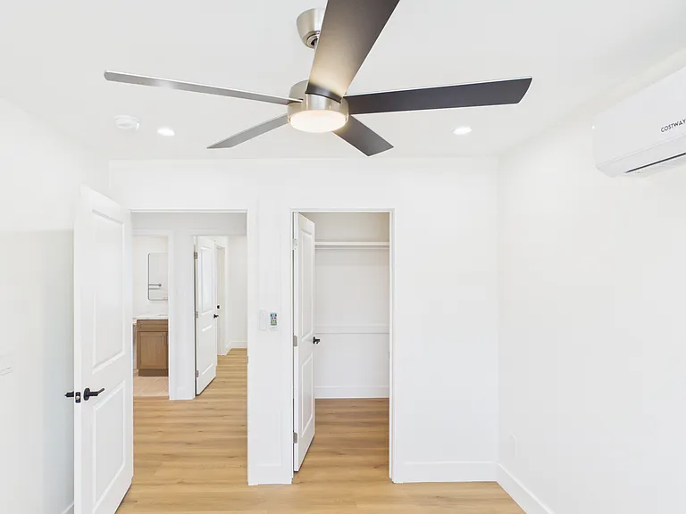 1126 W Redwood St — Photo 5