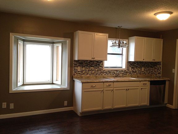 2nd image of 807 Grimes St