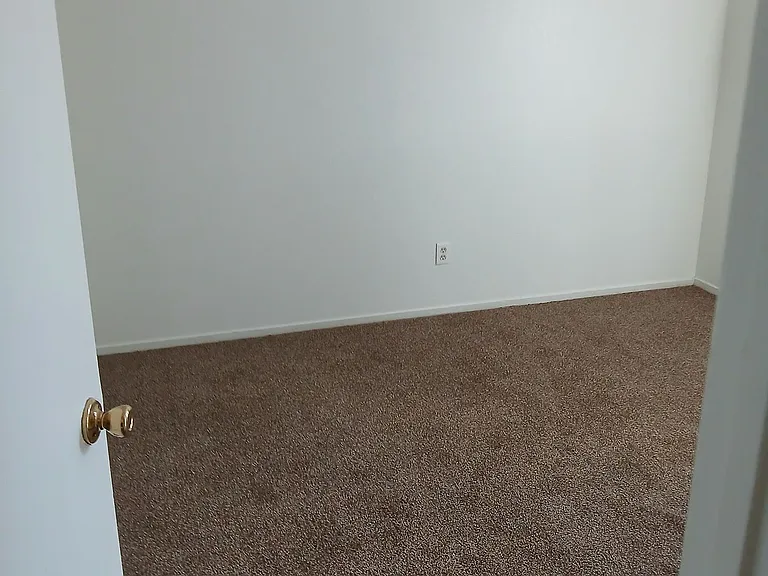 Springwood Court Apts — Photo 40