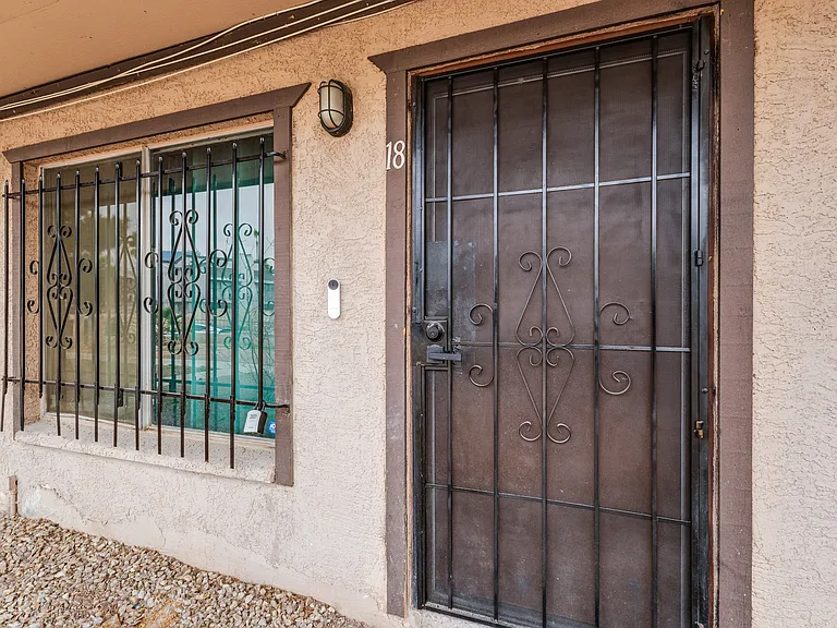 S Royal Crest Cir — Photo 23