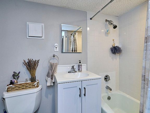 5th image of 97 Grovers Ave #3