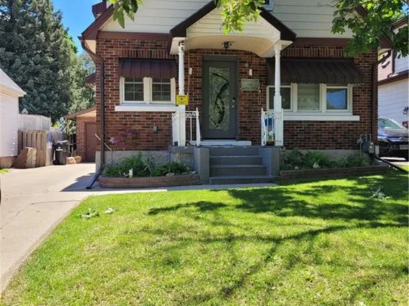 153 Arnold St, Kitchener, ON N2H 6E4