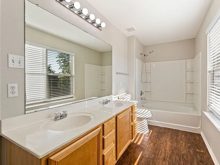 1209 Apollo Cir — Photo 20