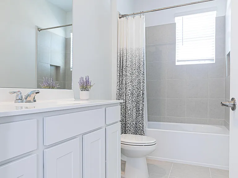 503 SE Rivergrass St — Photo 37