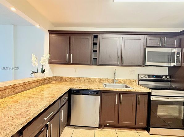 1465 NE 123rd St APT 205