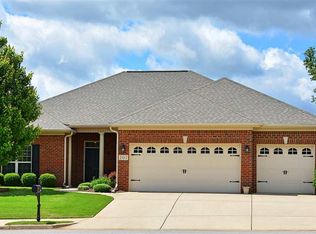 207 Creekedge Cir NW, Madison, AL 35757
