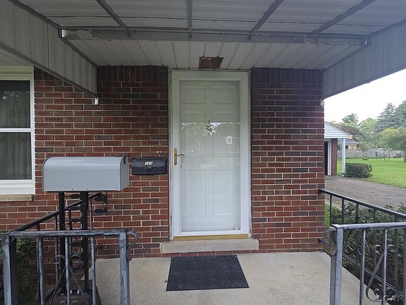 2nd image of 121 Maple St