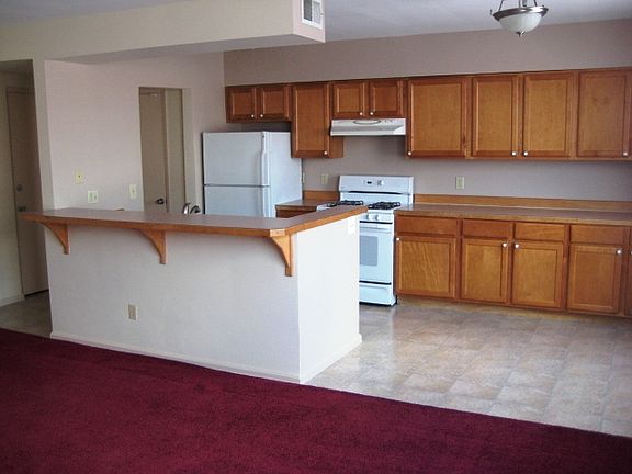 3rd image of 3660 Warrensville Center Rd APT 201
