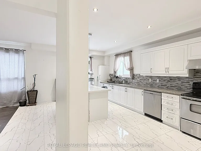110 Annina Cres — Photo 6