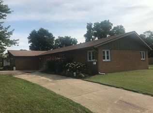 1022 S Tennessee Ave, Chanute, KS 66720
