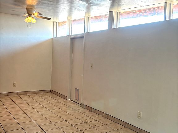 Dining area with ceiling fan/light