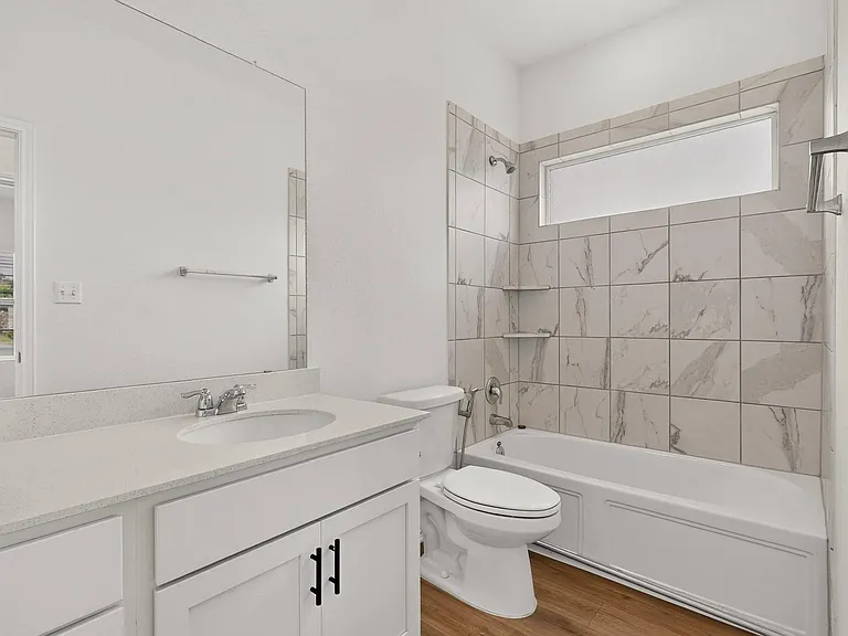 941 Legends Ln — Photo 26
