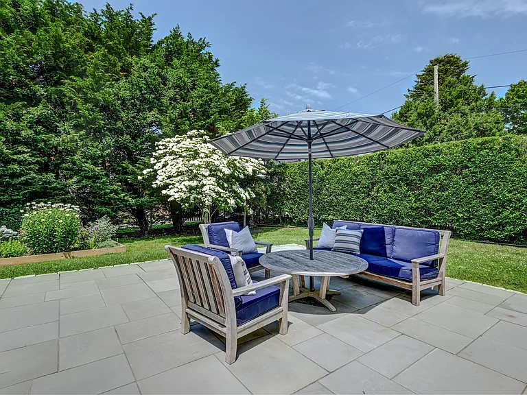 197 Coggeshall Ave — Photo 3