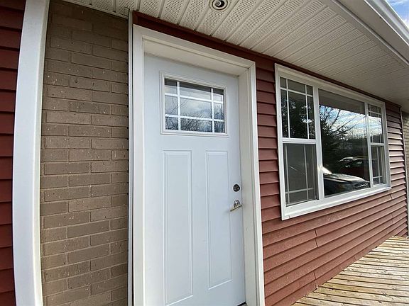 3rd image of 61 Attwood Cres