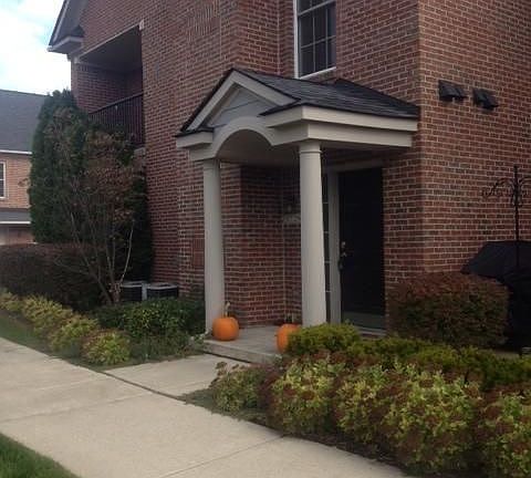 3rd image of 5728 Hampshire Ln