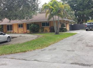 5811 SW 196th Ln, Southwest Ranches, FL 33332