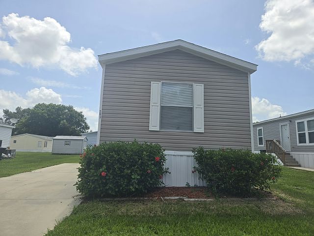 2nd image of 1123 Walt Williams Rd #203