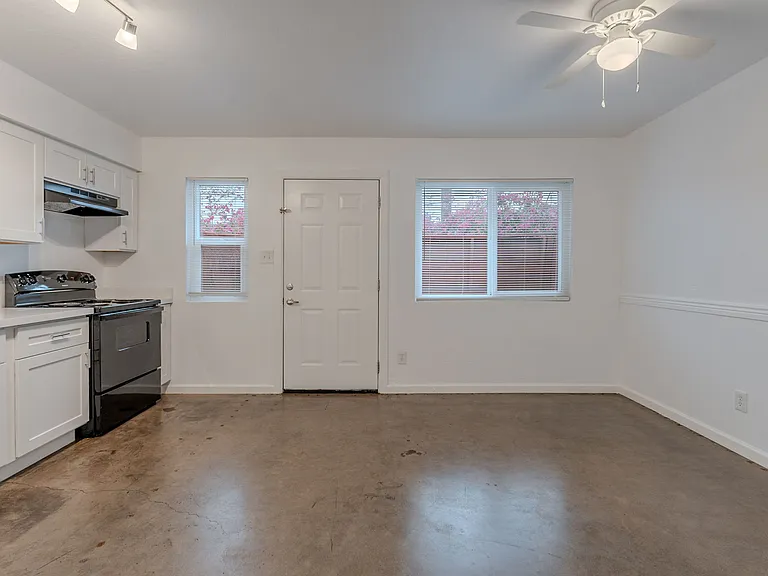 1421 E Roosevelt St #1 — Photo 6