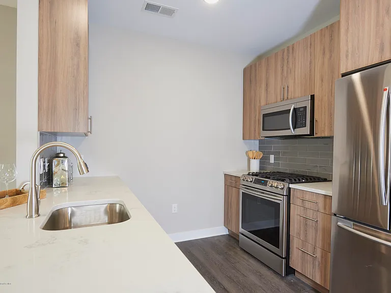 92 Drives James Parker Blvd #306 — Photo 7