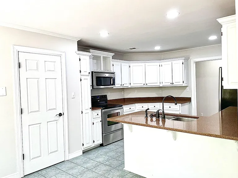 408 Rebel Dr — Photo 8