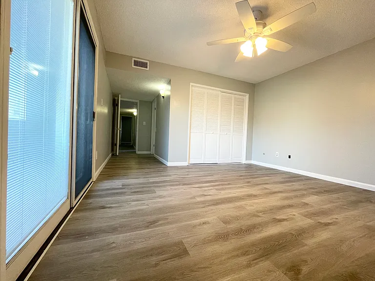 7000 Hooper Ave — Photo 6