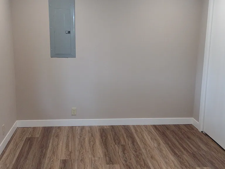 807 Cedar View Ln — Photo 9