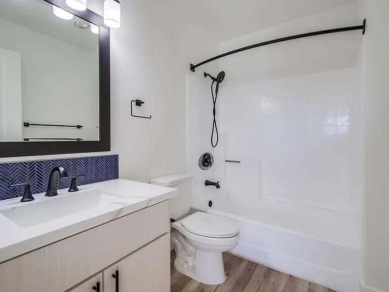 The Lucci | Renovated 1 & 2 Bedroom Apartments in Clairemont — Photo 29