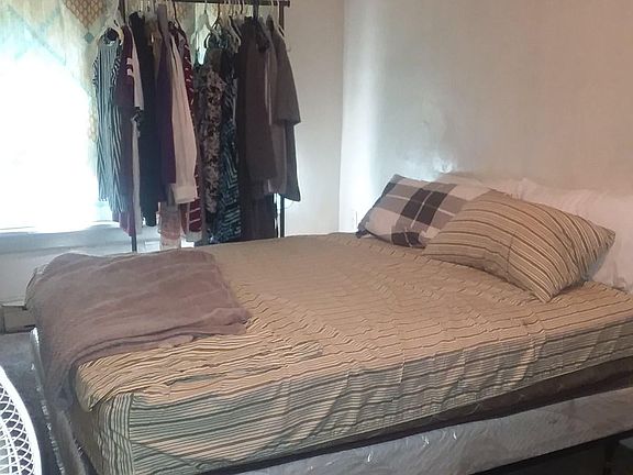 4th image of 242 Maclay St #2