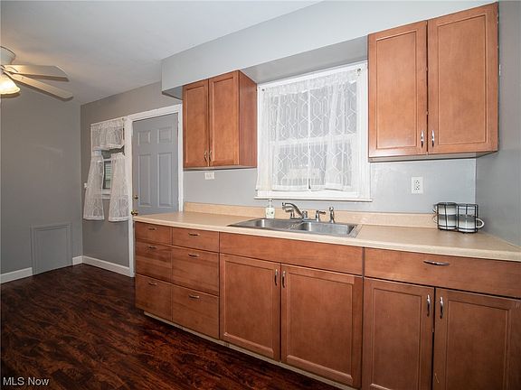 5th image of 1782 Beechwood St NE