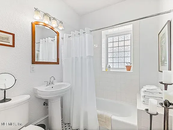 2973 Herschel St — Photo 31
