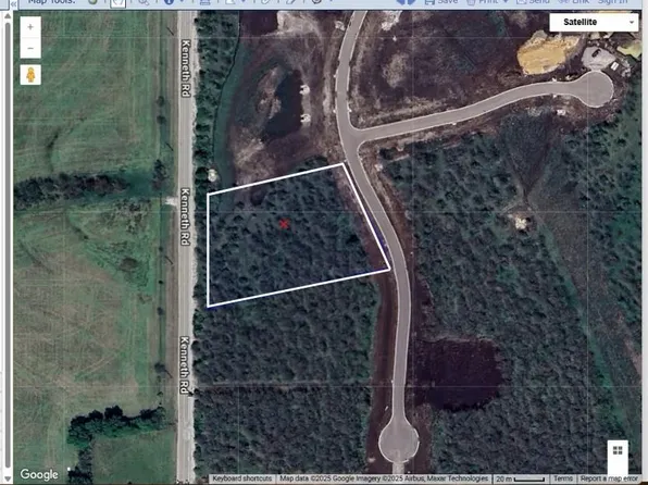 17420 Galloway Dr, Stilwell, KS 66085