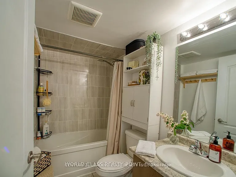 7 Applewood Ln E #221 — Photo 6