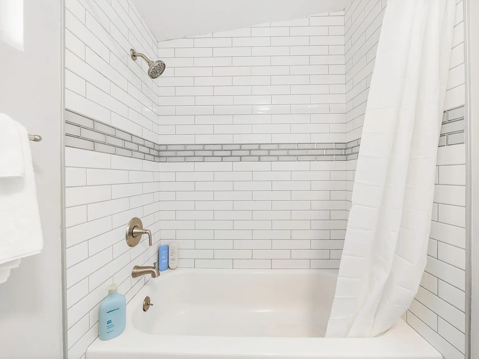 3 bed, 1200 sqft, $12,500 — Photo 3