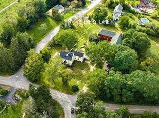 2 Emery Ln #1, Stratham, NH 03885