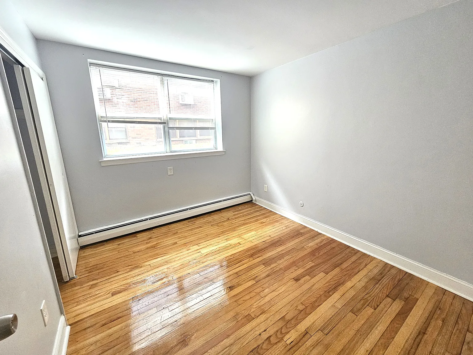 2 bed, 1000 sqft, $2,100 — Photo 4