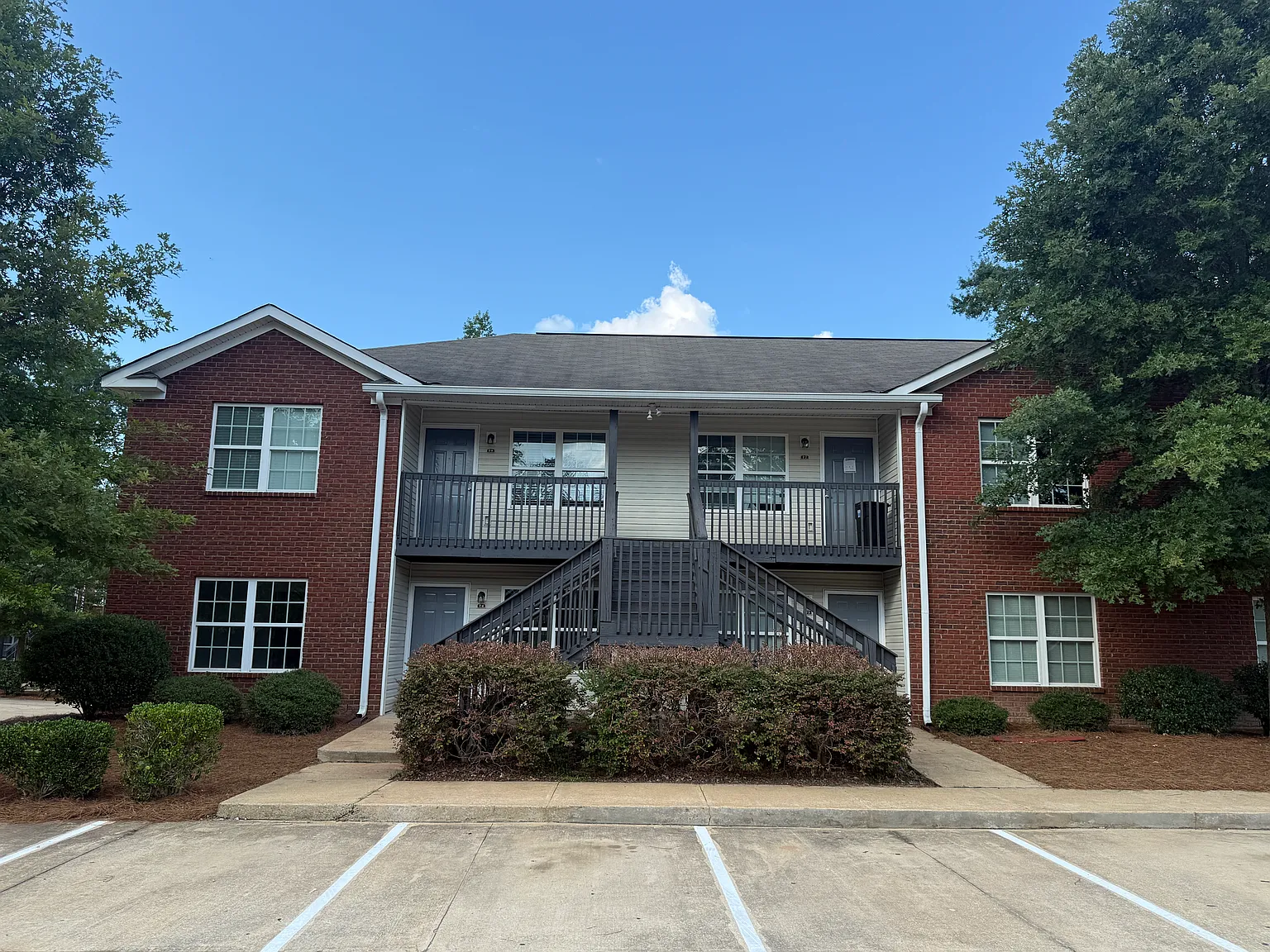 2 bed, 1000 sqft, $940 — Photo 2